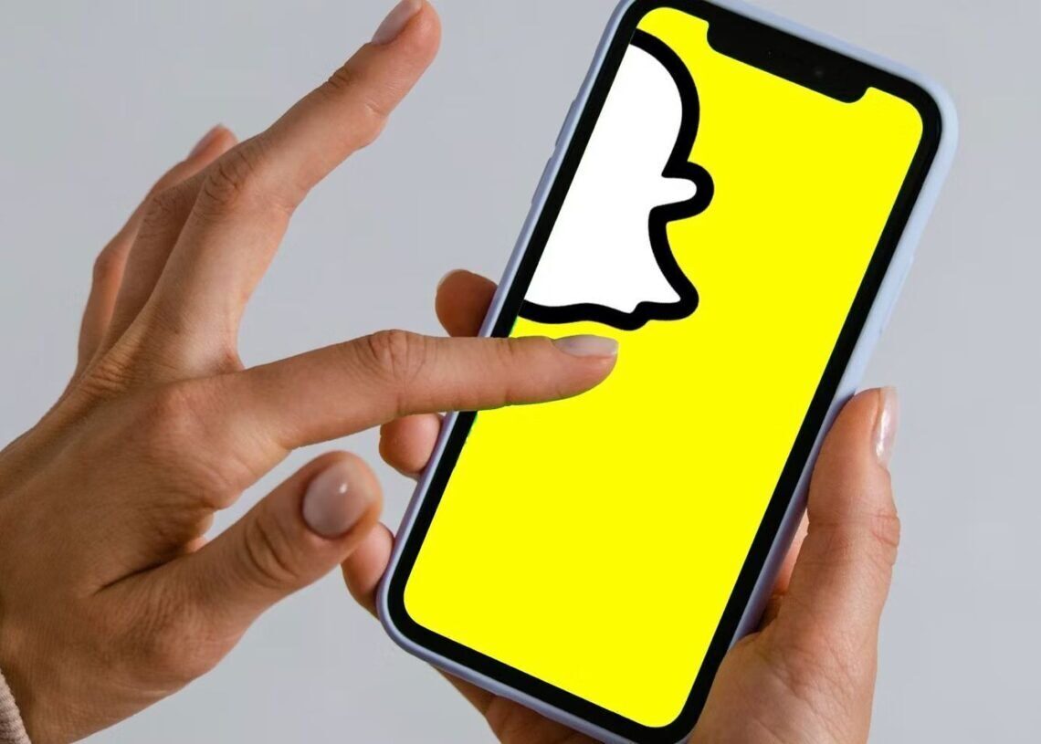 How to half swipe on Snapchat