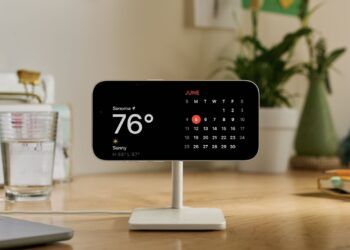 How to use StandBy mode on iOS 17 explained