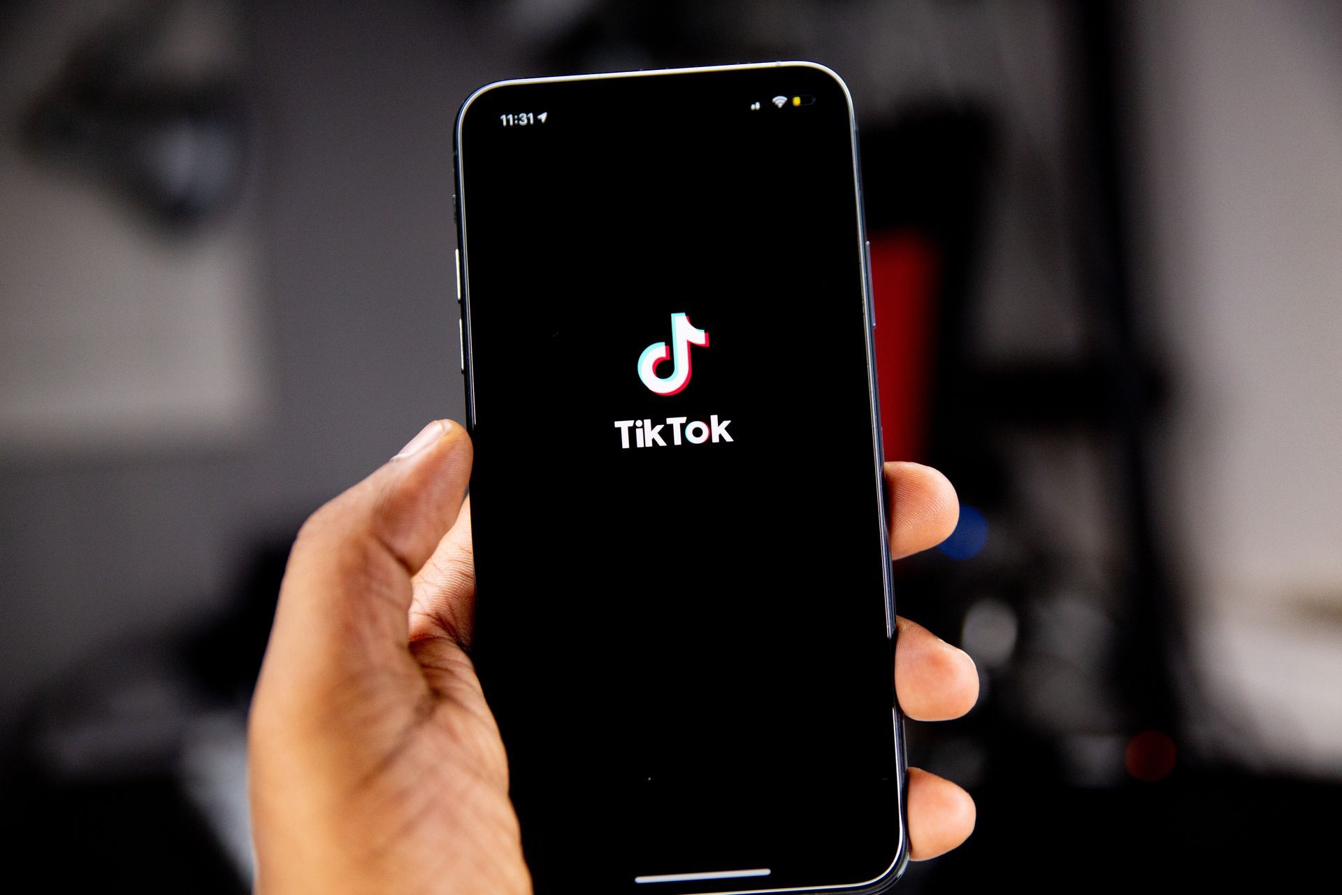 Длинные волосы TikTok без теории макияжа 