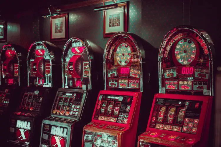 Can crypto casinos compete with real-money casinos?