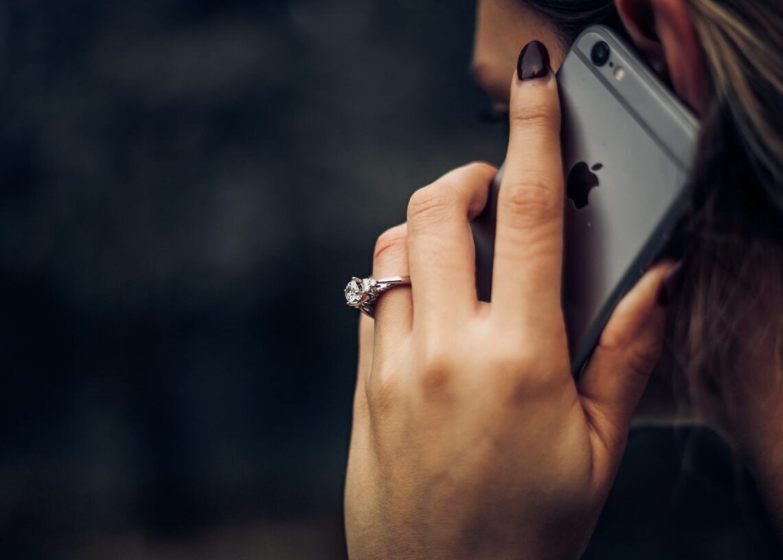 iPhone end call button will change in iOS 17: Here is the new look