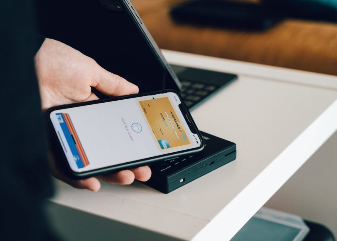 BMW wireless charging could break iPhone’s NFC