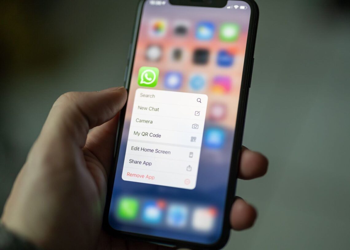 Keep your favorite communities close after this WhatsApp update