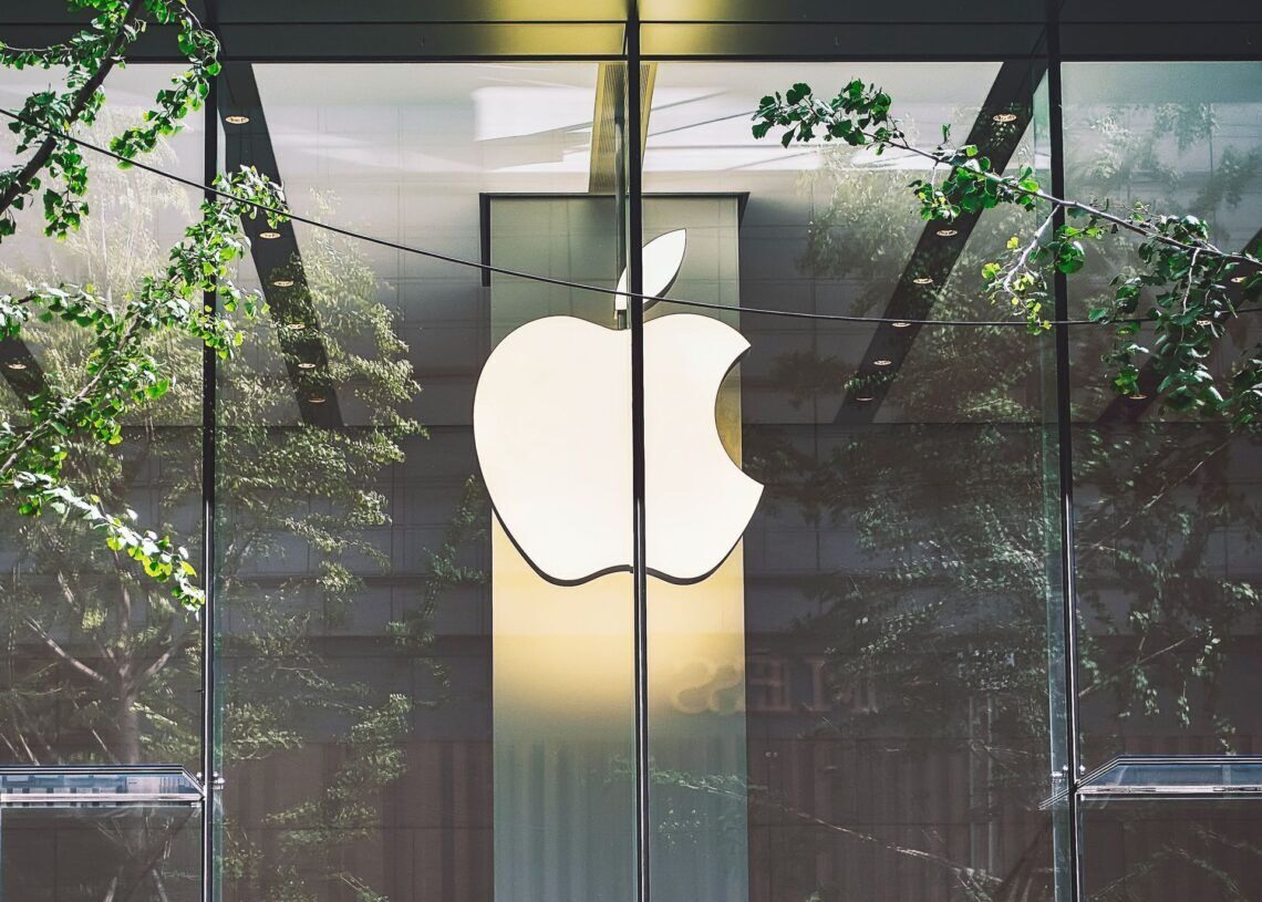 Apple cyber attack alert