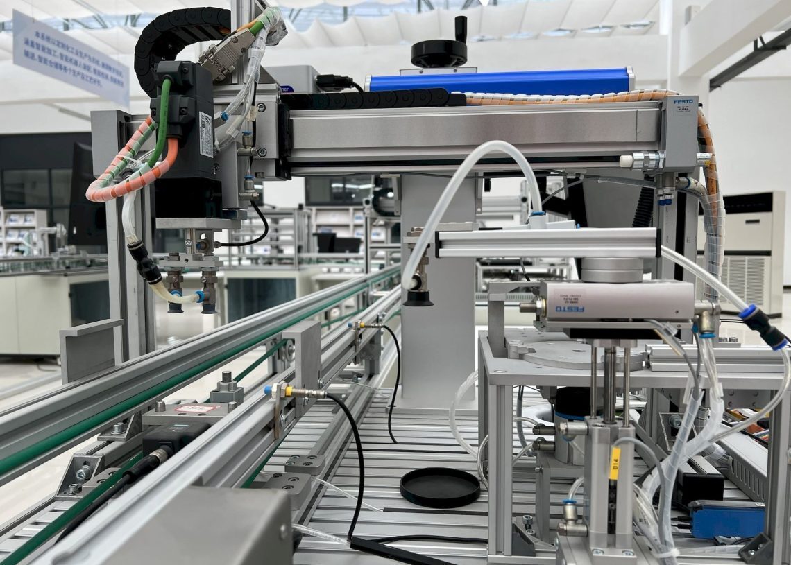 Industry 4.0 Revolutionizing manufacturing through automation and innovation