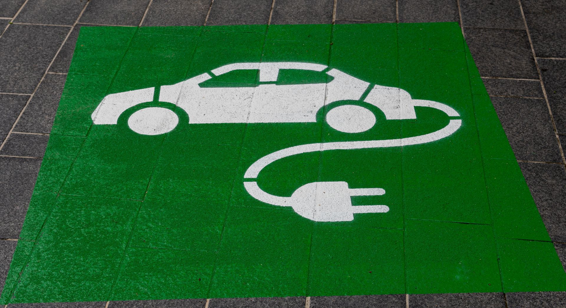 $623 million Biden EV charging network program announced