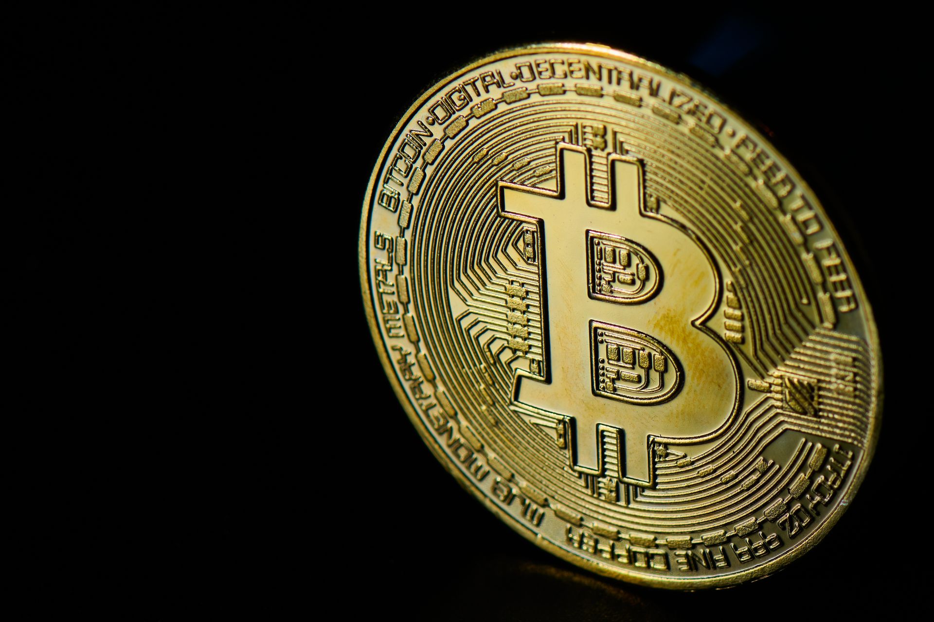 US SEC approves Bitcoin ETFs