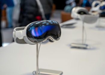 Apple VisionOS and Vision Pro: Features, release date, and more