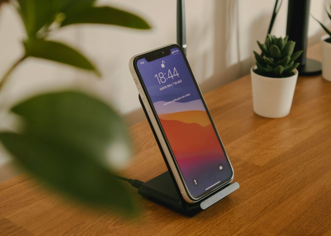 How to create an iPhone battery shortcut?