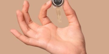 Neuralink chip implanted patient played chess with the power of his mind