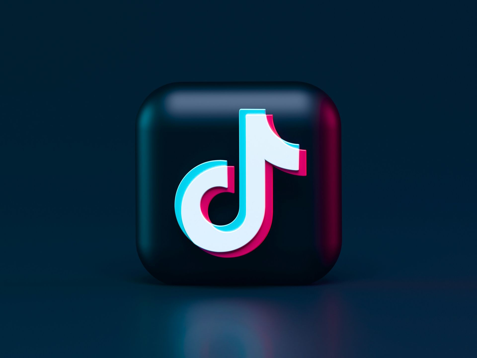 Rumble offers to buy TikTok amid threat of US ban