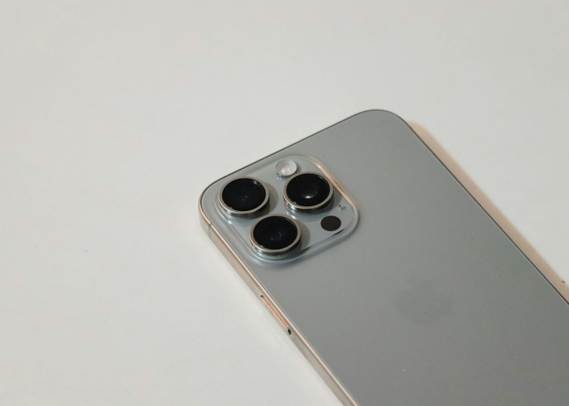 iOS sideloading