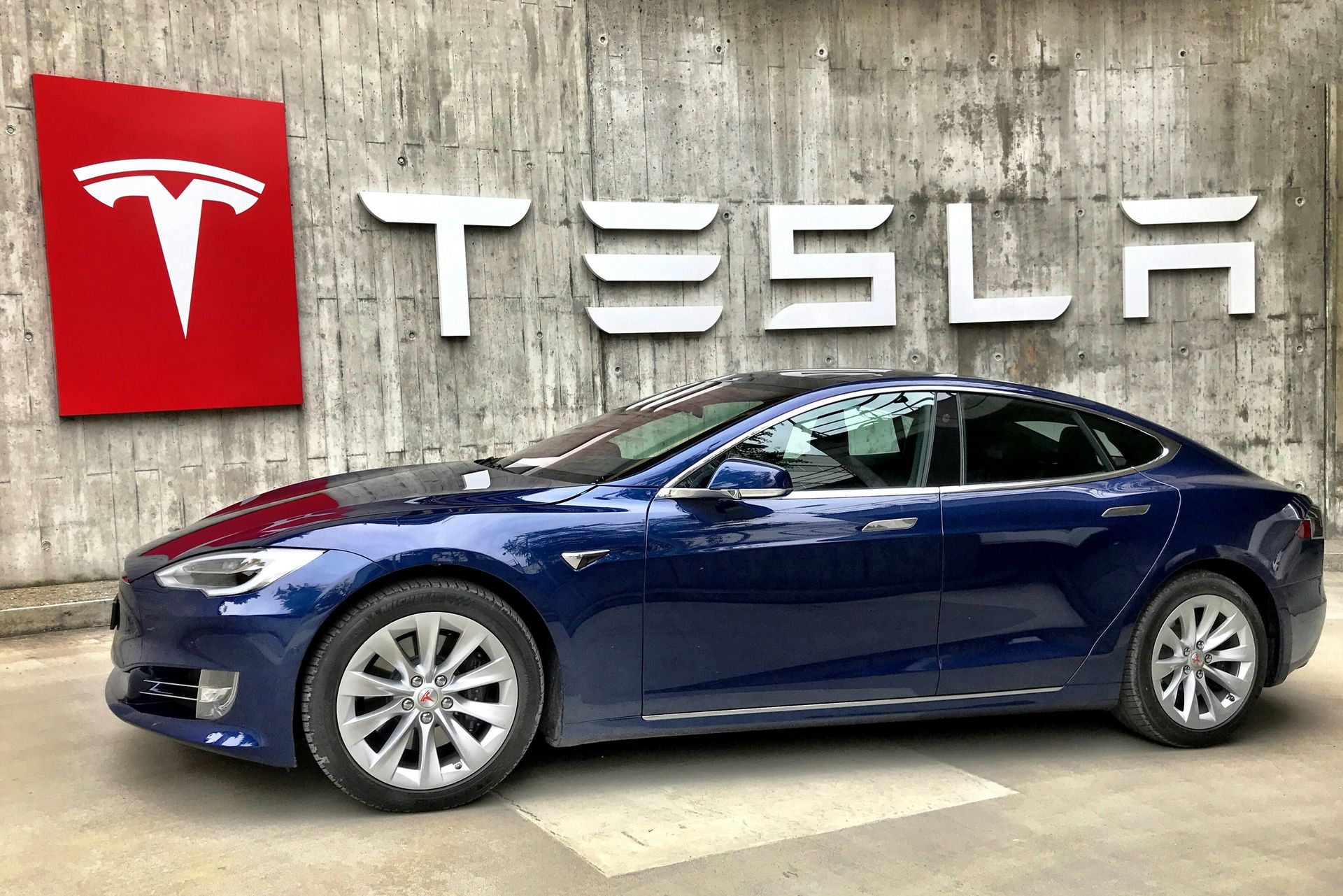 Elon Musk propone Tesla Terafleet 