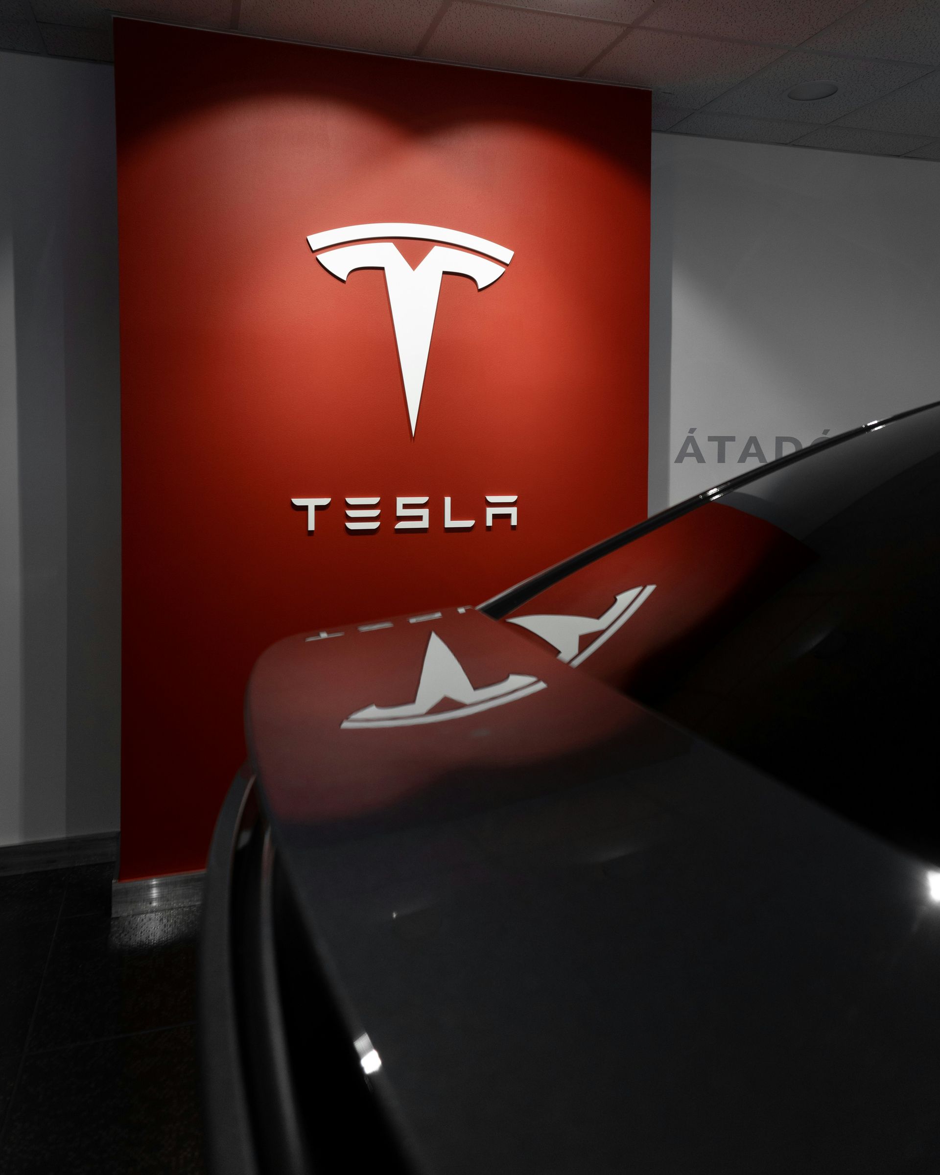 Tesla-inkomsten bellen: winst daalt met 55 procent
