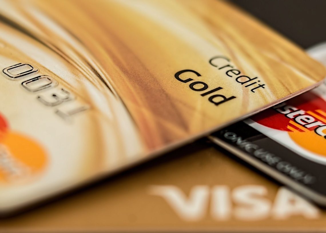 Visa gets help from AI to fight fraudsters