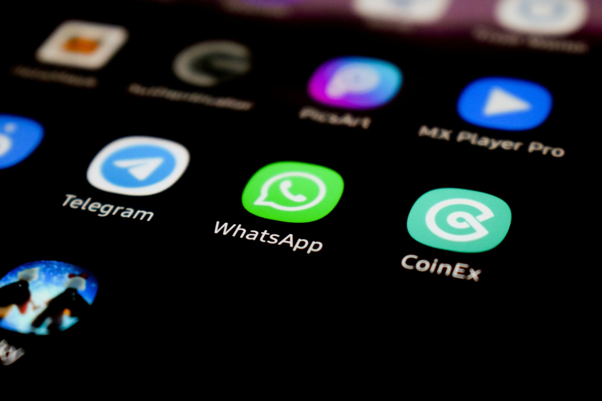 Новое обновление позволяет использовать более длинные голосовые сообщения о статусе WhatsApp.