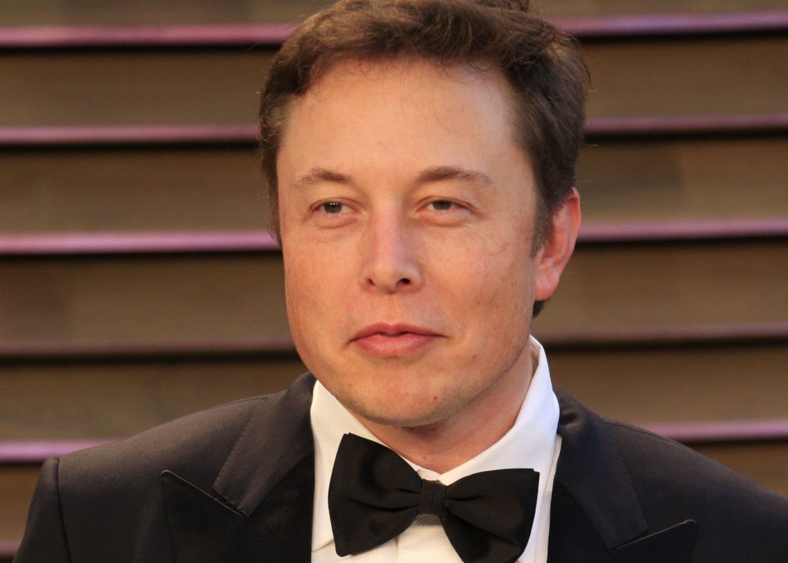 Elon Musk declares war on Apple