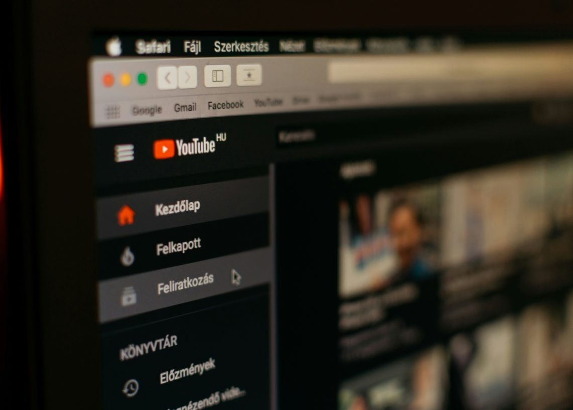 YouTube tests innovative notes feature that adds dynamic context to videos