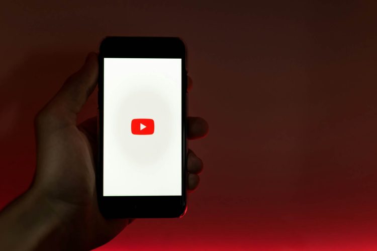 YouTube starts testing out “Add Yours” sticker at Shorts