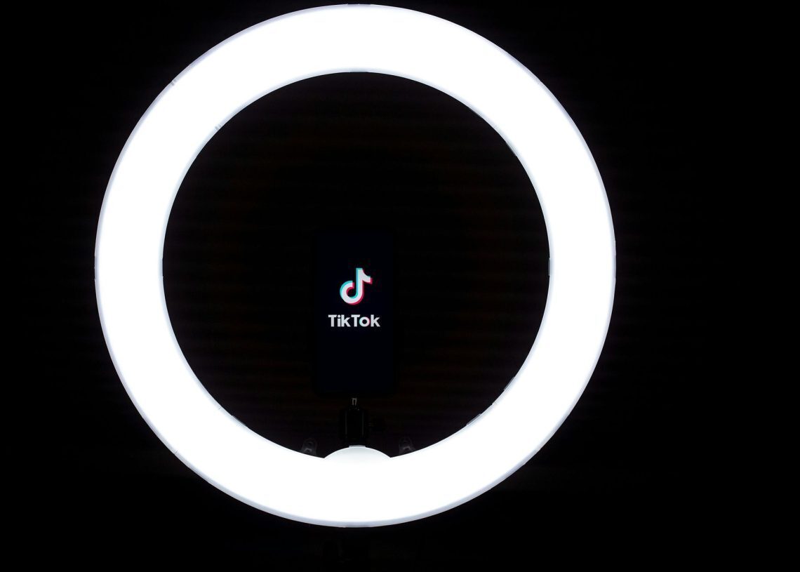 How to use TikTok AI voice?