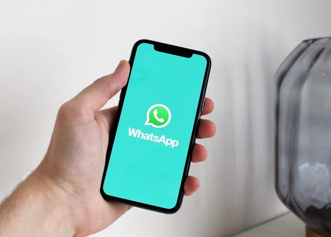 WhatsApp beta for Android 2.24.20.3 brings Status Update Mentions