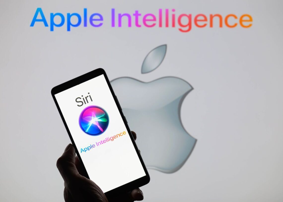 Apple's Siri Shake-Up: Poor Leadership, Demo Fumbles