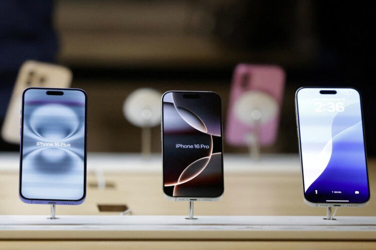 Trump tariffs: iPhone price could soar to 00