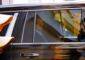 Zuckerberg defends Meta buys, touts growth in court