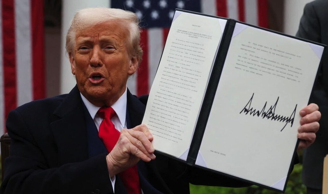 Analyst: Trump's U.S. iPhone Plan Unrealistic, Costly