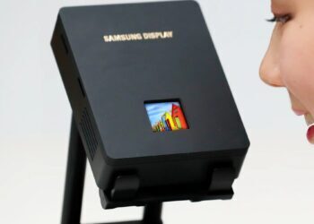Samsung unveils bright OLEDoS panel for XR headset