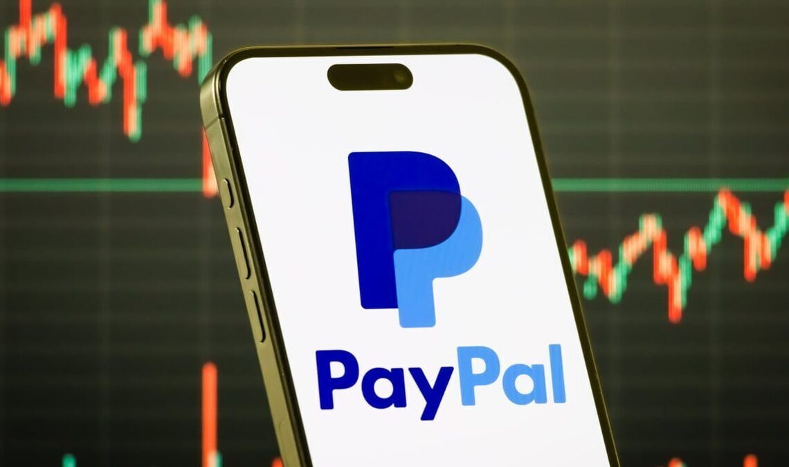 PayPal lets merchants accept crypto payments now