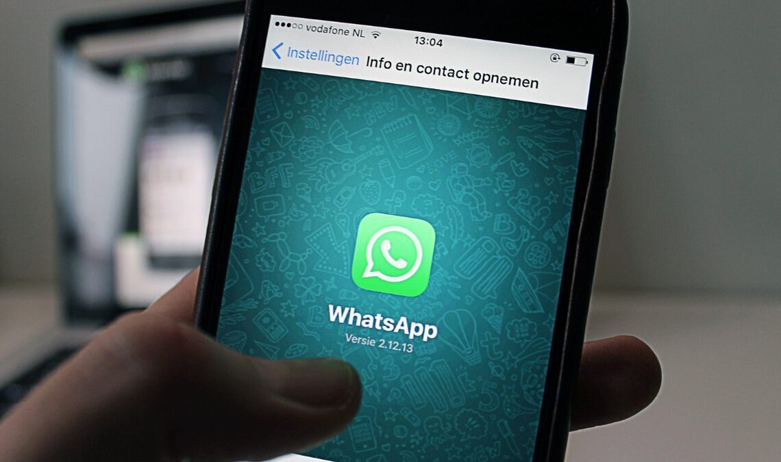 WhatsApp’s night mode is coming to Android