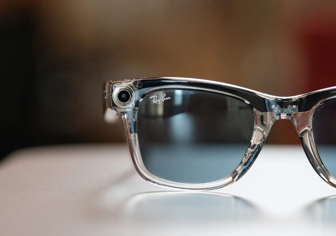 Meta’s “Hypernova” smart glasses tipped