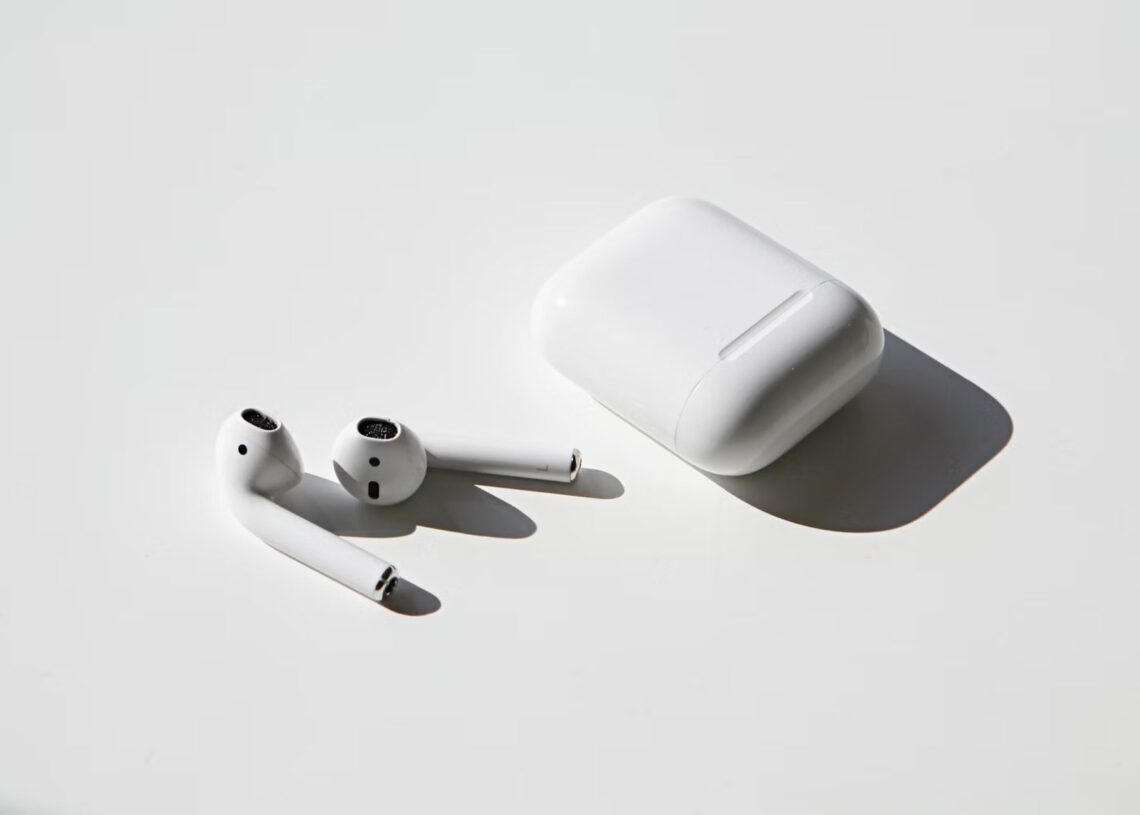 iOS 26 finally fixes annoying AirPod auto-switching