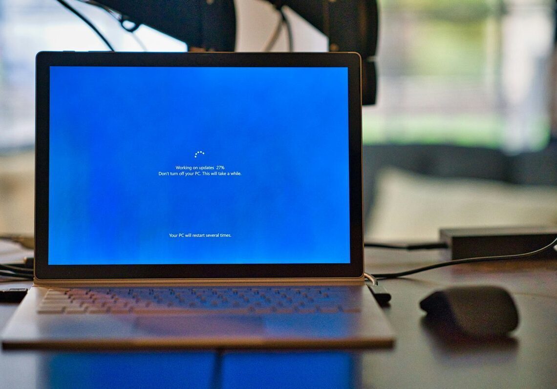 Microsoft warns Windows 10 users to extend support