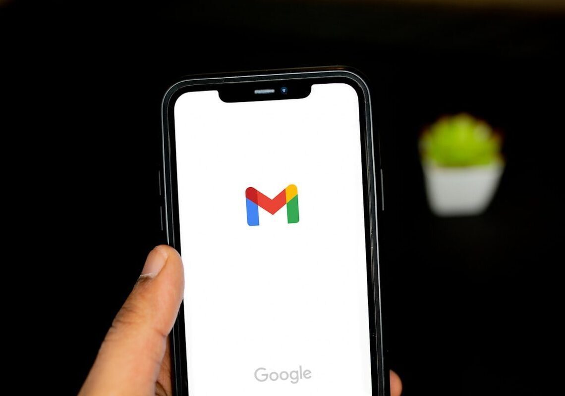 Google warns Gmail users: Use passkeys now