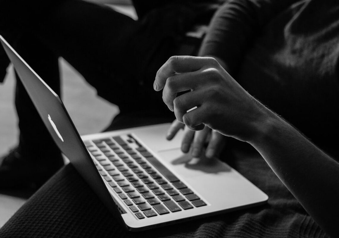 OLED MacBook Pro with M6 chip delayed to 2027