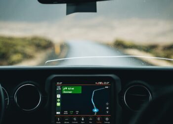 Apple iOS 26 adds video playback to CarPlay