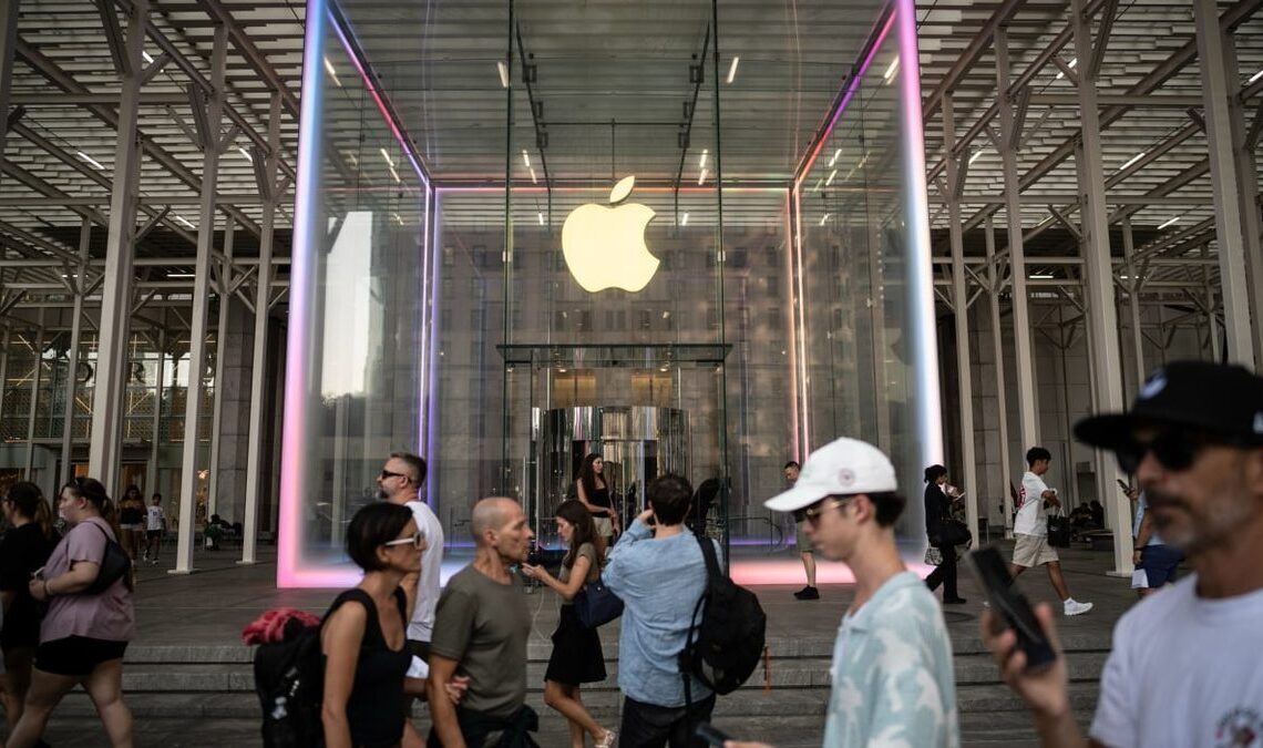 Apple forms AKI team to build ChatGPT rival