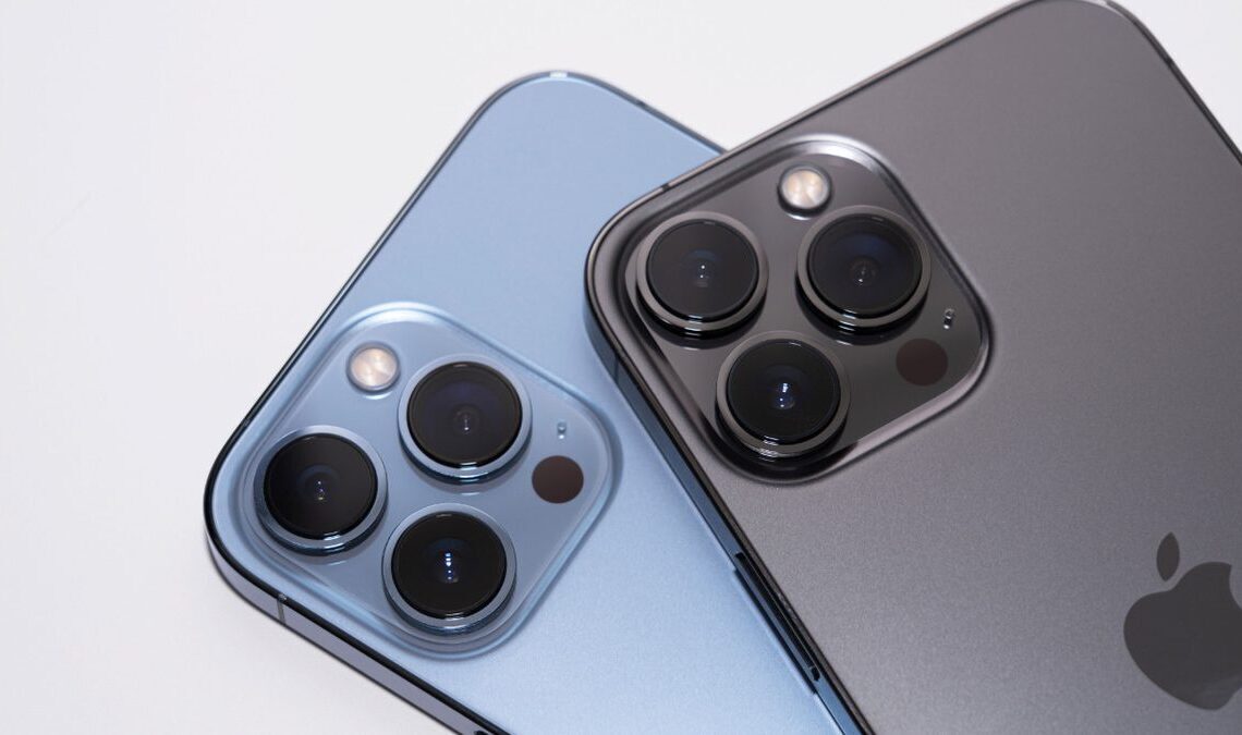 FCC publishes iPhone 16e schematics in error