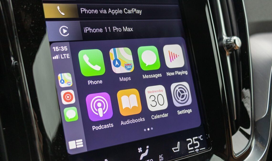 Apple CarPlay CVE-2025-24132 patch lags in vehicles