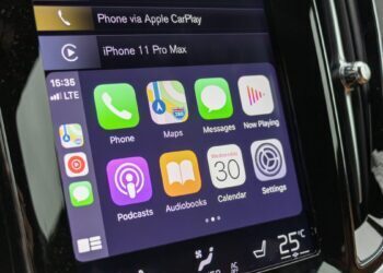 Apple CarPlay CVE-2025-24132 patch lags in vehicles