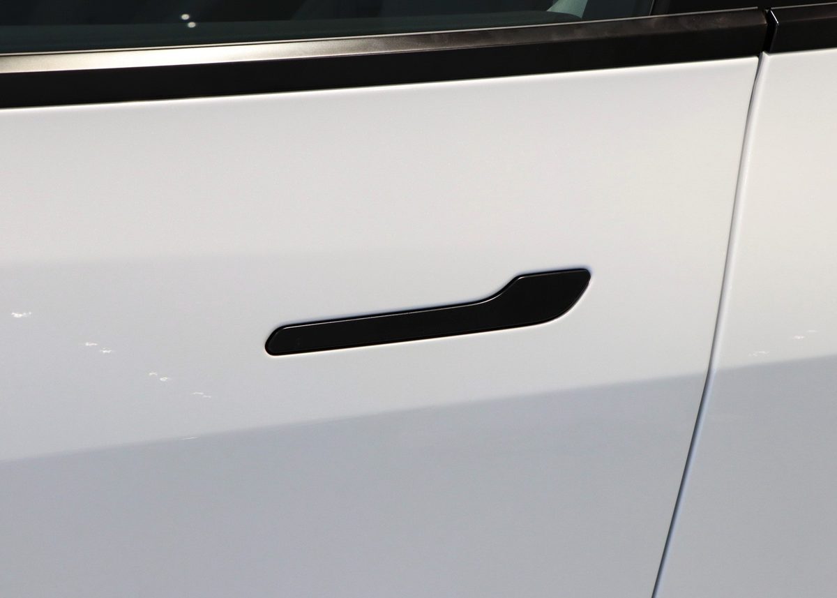 Tesla rediseñan manijas de las puertas electrónicas en medio de la sonda NHTSA Tesla rediseñan manijas de las puertas electrónicas en medio de la sonda NHTSA