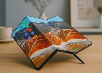Samsung Galaxy Z trifold hides folding screen