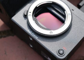 Sony IMX09E 200MP sensor detailed; Oppo Find X9 Ultra first