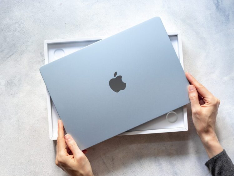 Apple marks MacBook Air (early 2015) as obsolete