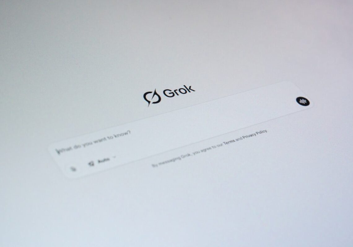 English xAI launches Grok 4 fast, 40% fewer tokens, 98% price drop