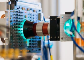 Microsoft Research unveils analog optical computer prototype