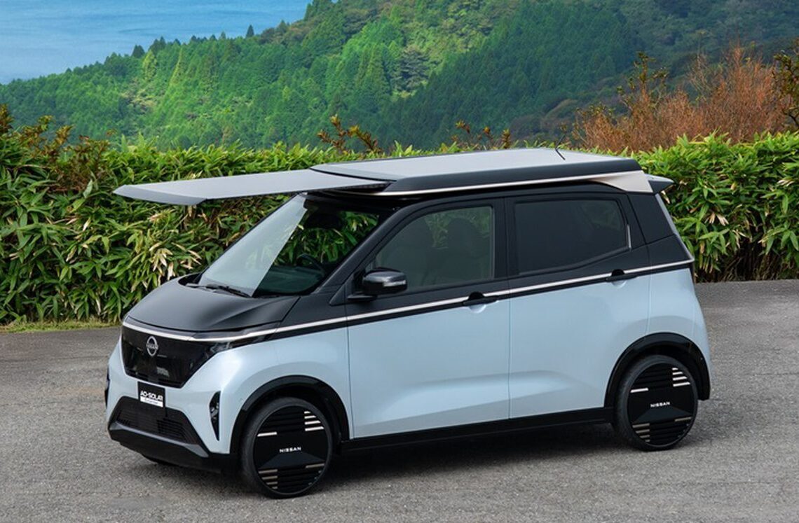 Nissan Sakura adds AO-Solar Extender roof