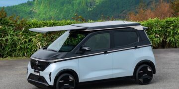 Nissan Sakura unveils AO-Solar Extender roof